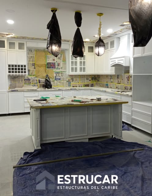 Remodelacion cocina con estructuras del caribe